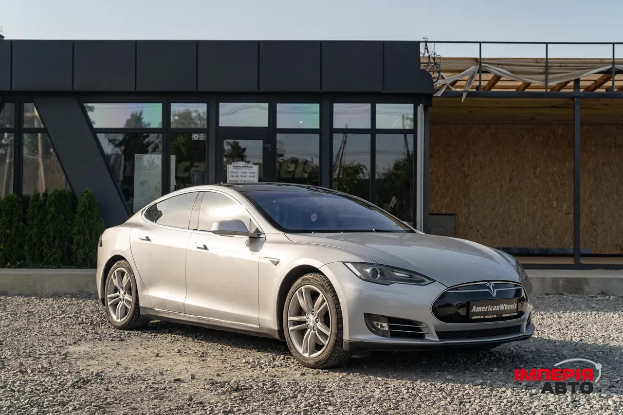 Tesla Model S - фото 3
