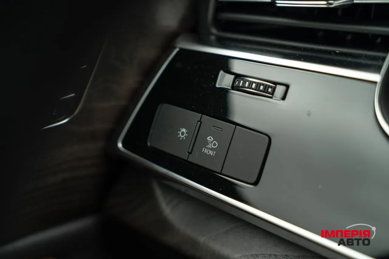 Audi Q8 - фото 37