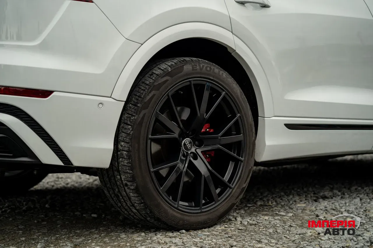 Audi Q8 - фото 24