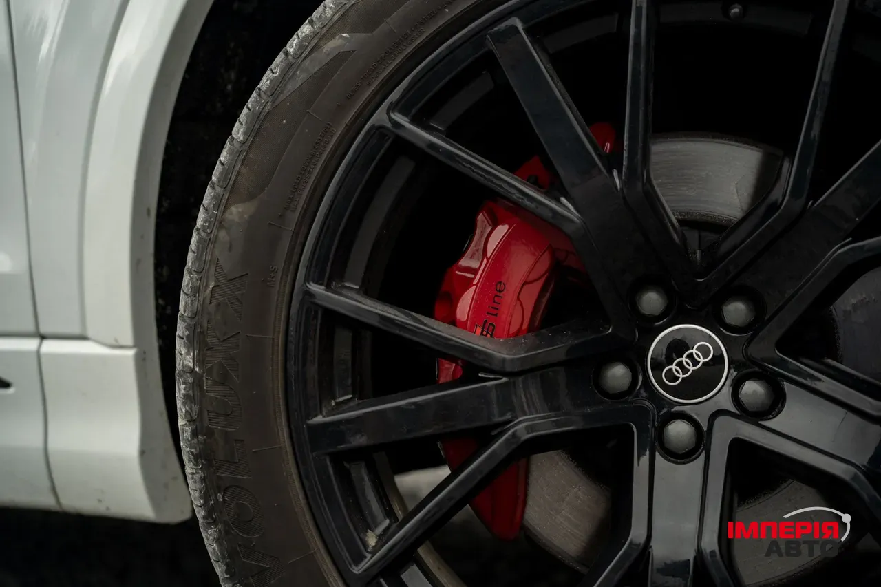 Audi Q8 - фото 27