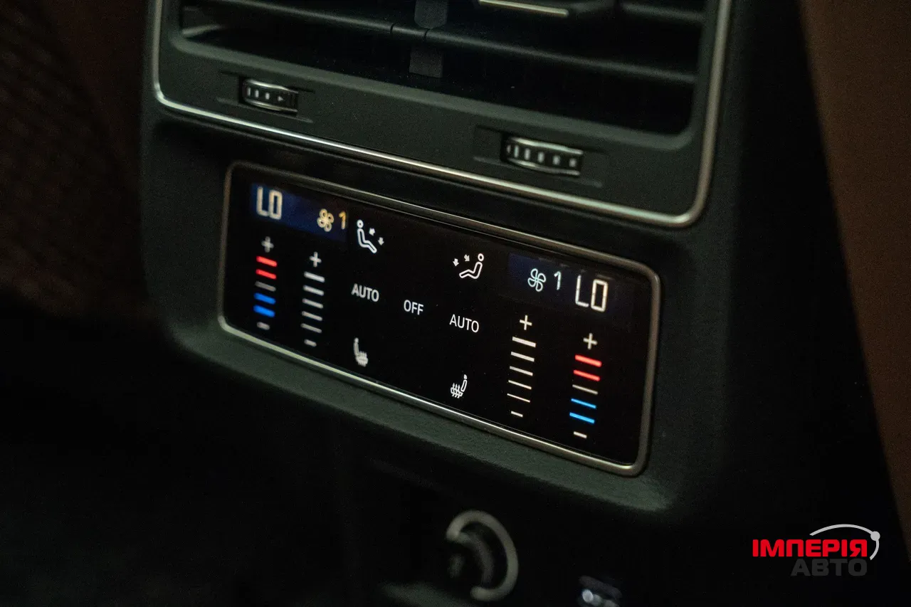 Audi Q8 - фото 65