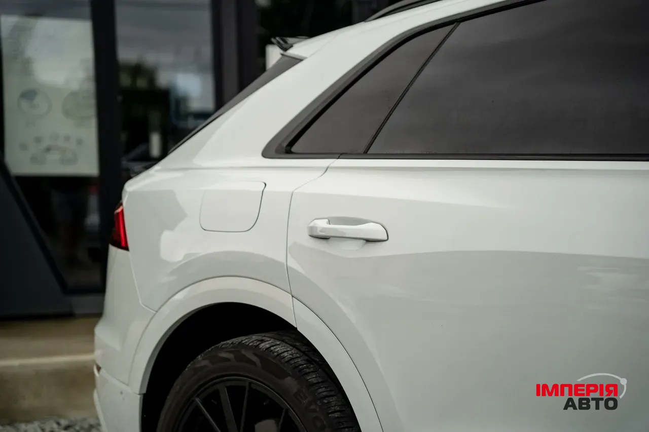 Audi Q8 - фото 14