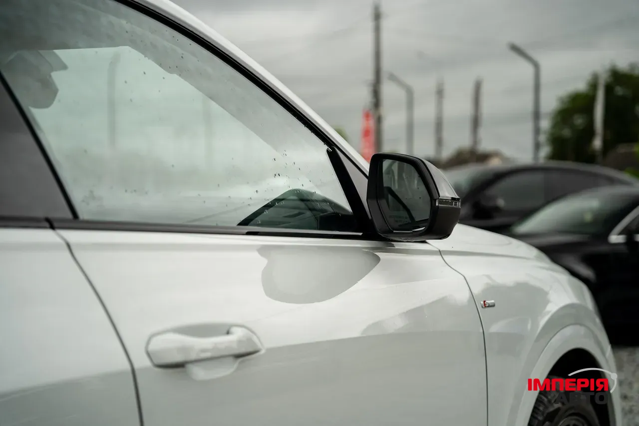 Audi Q8 - фото 23