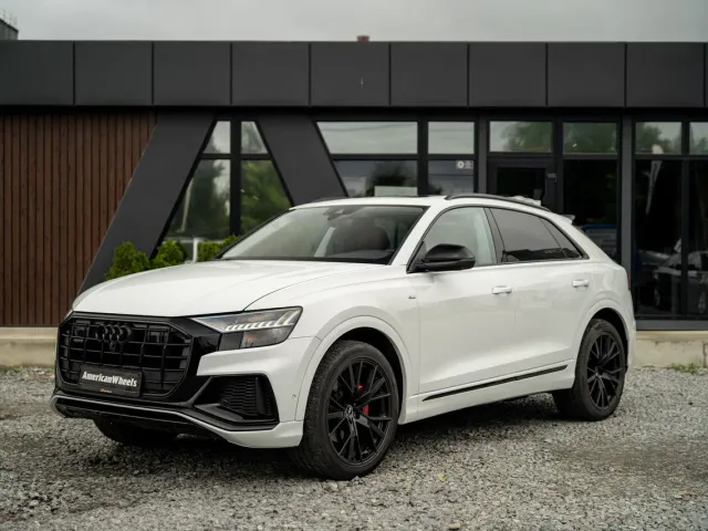 Audi Q8 - фото 1