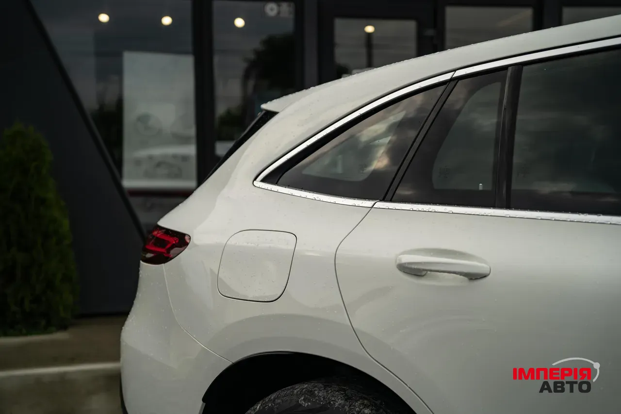 Mercedes-Benz EQC - фото 15