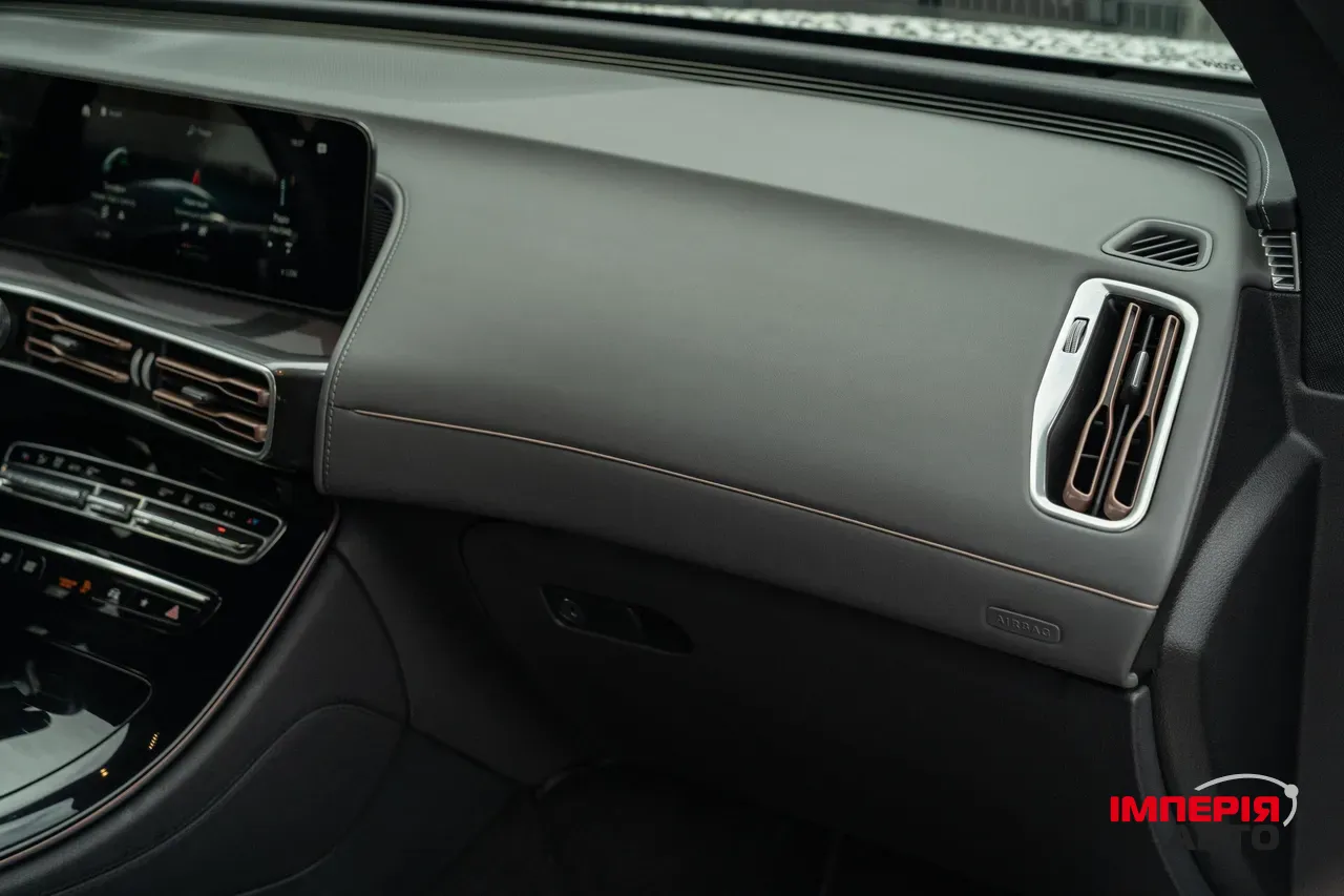 Mercedes-Benz EQC - фото 43