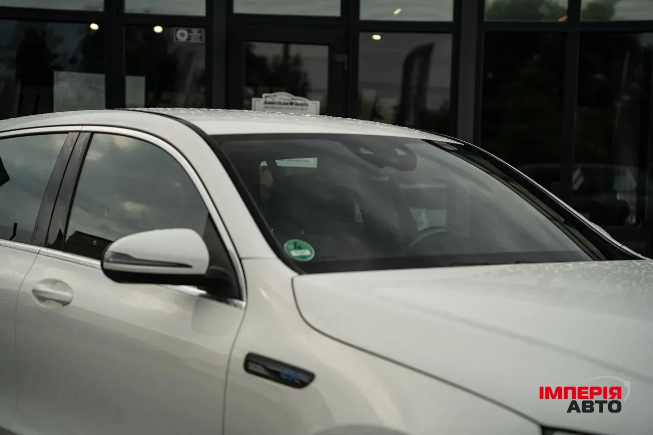 Mercedes-Benz EQC - фото 16