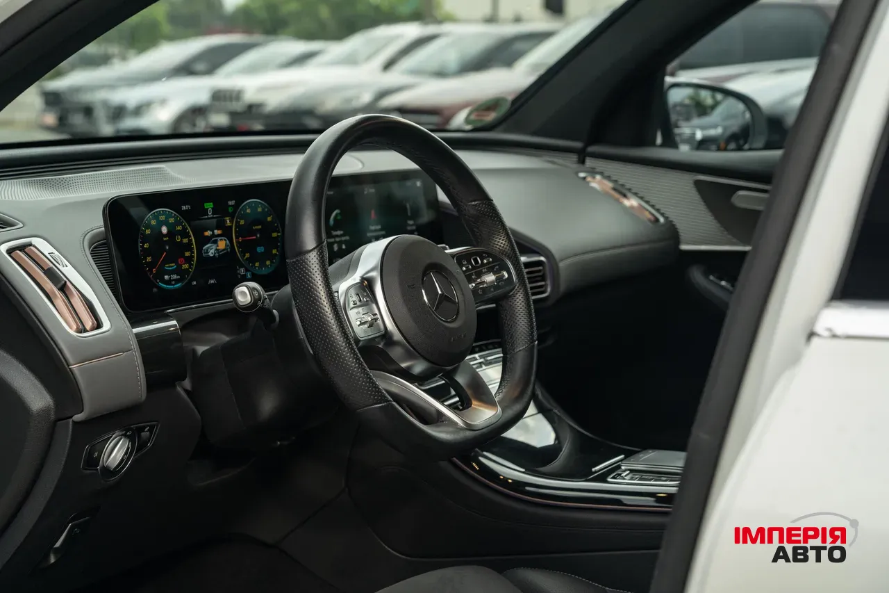 Mercedes-Benz EQC - фото 30