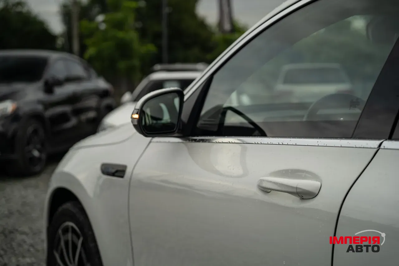 Mercedes-Benz EQC - фото 8