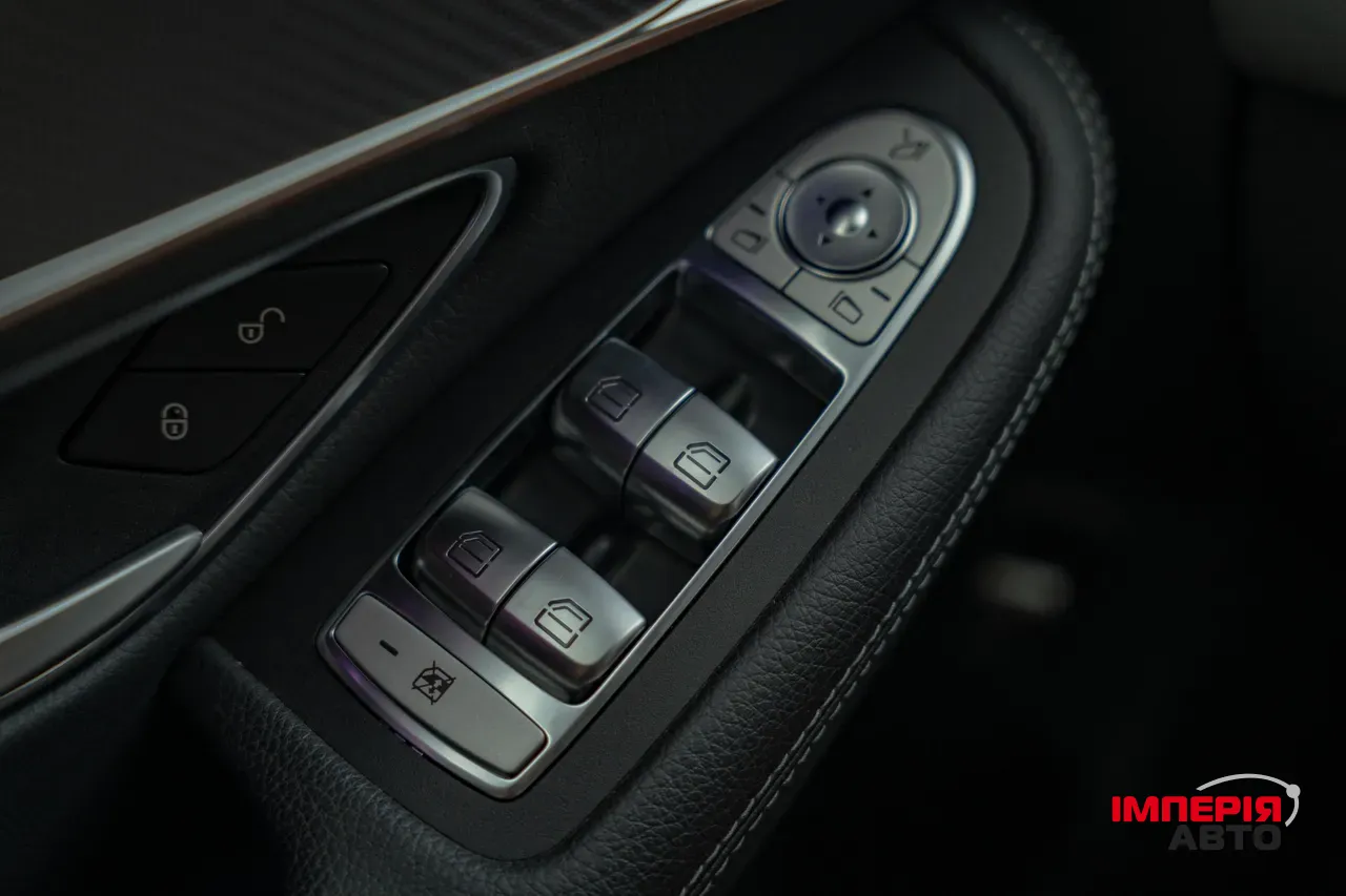 Mercedes-Benz EQC - фото 28