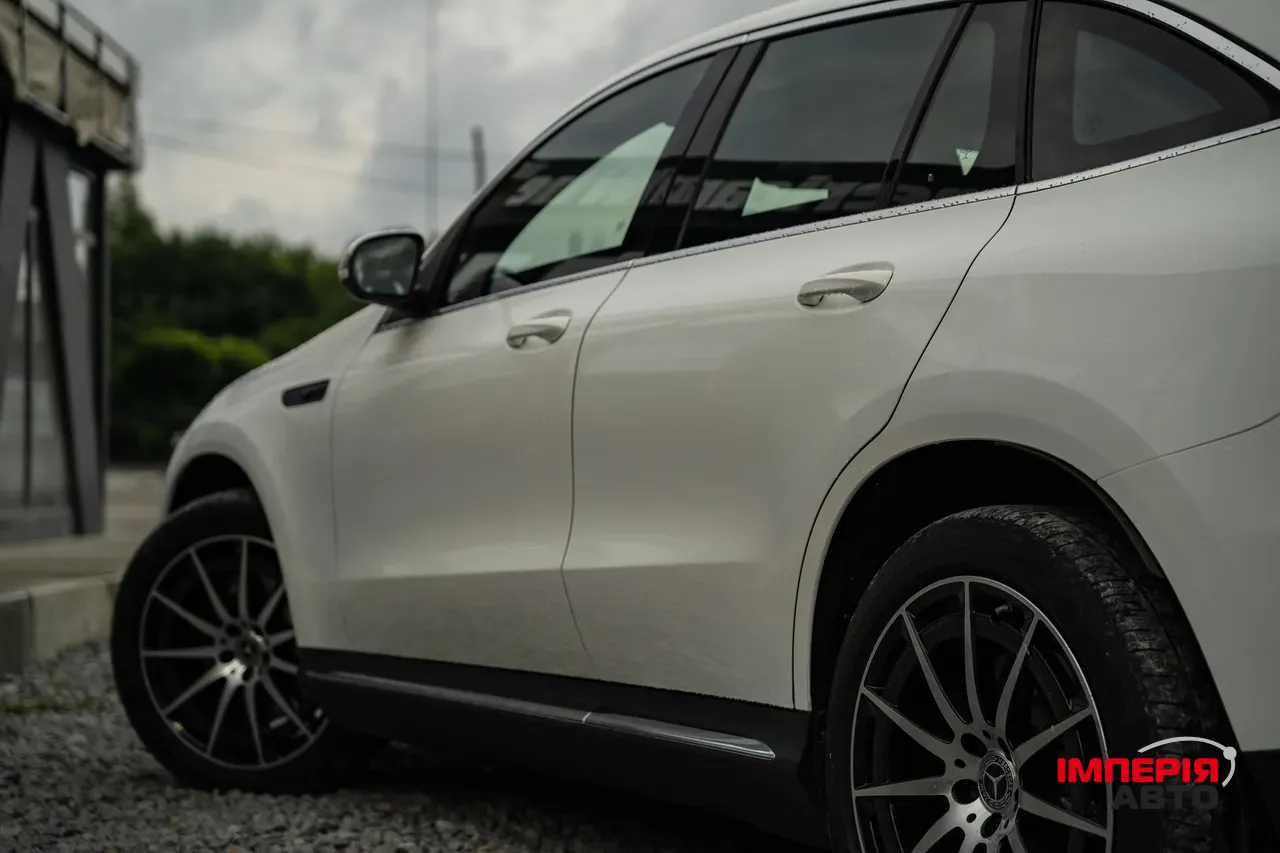 Mercedes-Benz EQC - фото 9