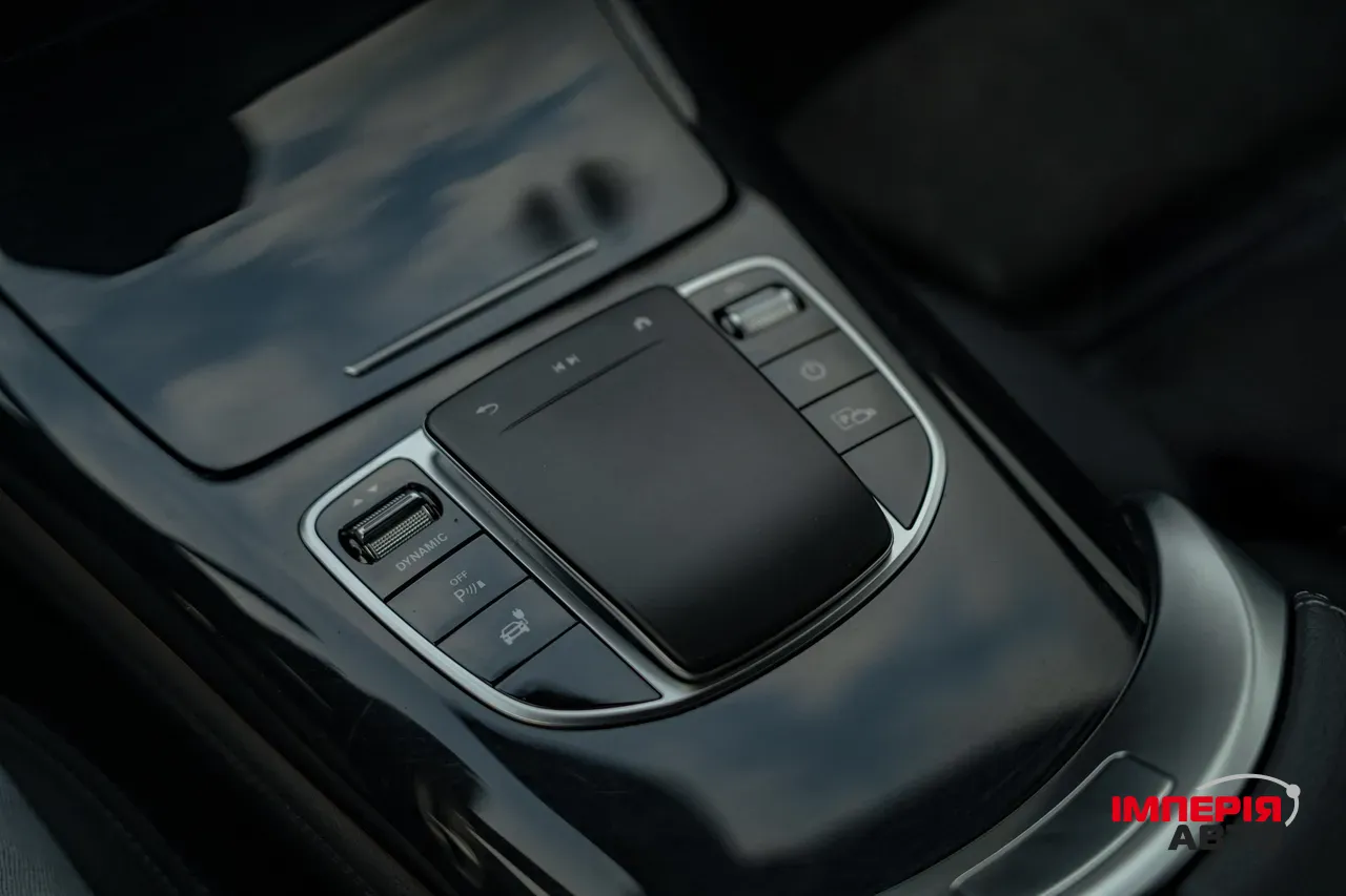 Mercedes-Benz EQC - фото 40