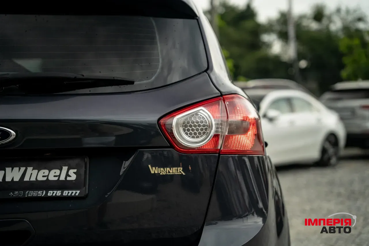 Ford Kuga - фото 8