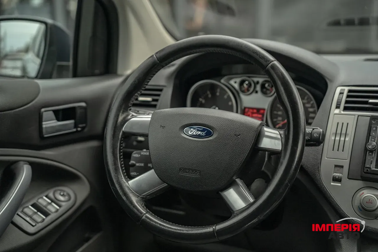 Ford Kuga - фото 22