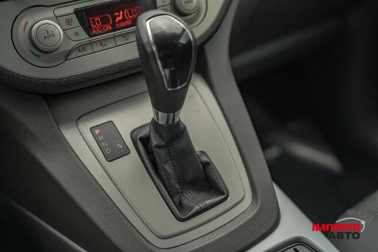 Ford Kuga - фото 28