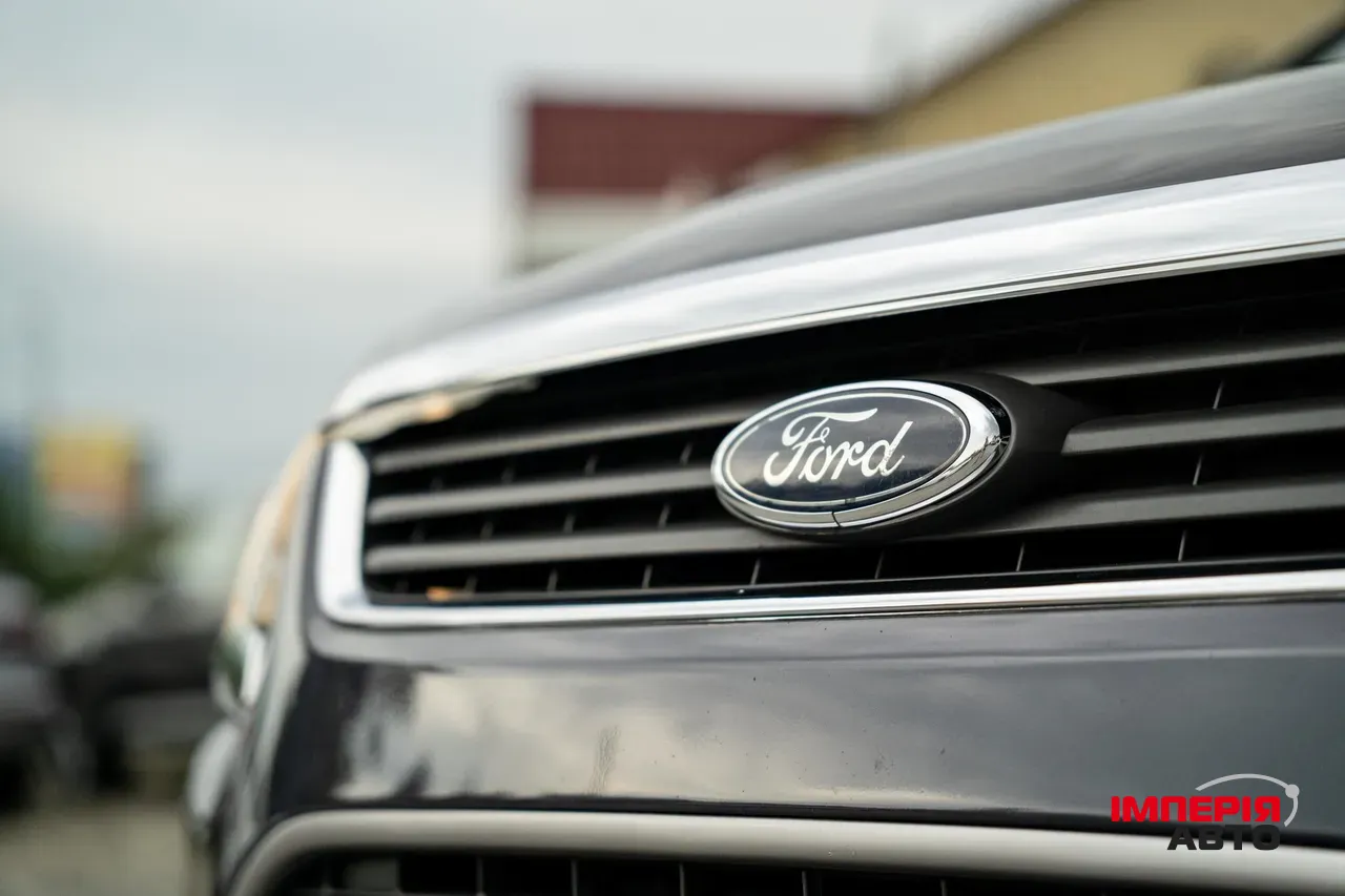 Ford Kuga - фото 14