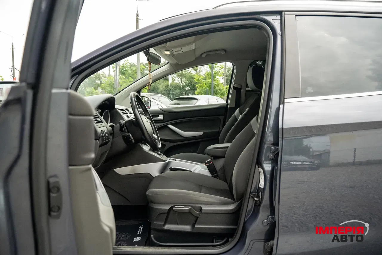 Ford Kuga - фото 17