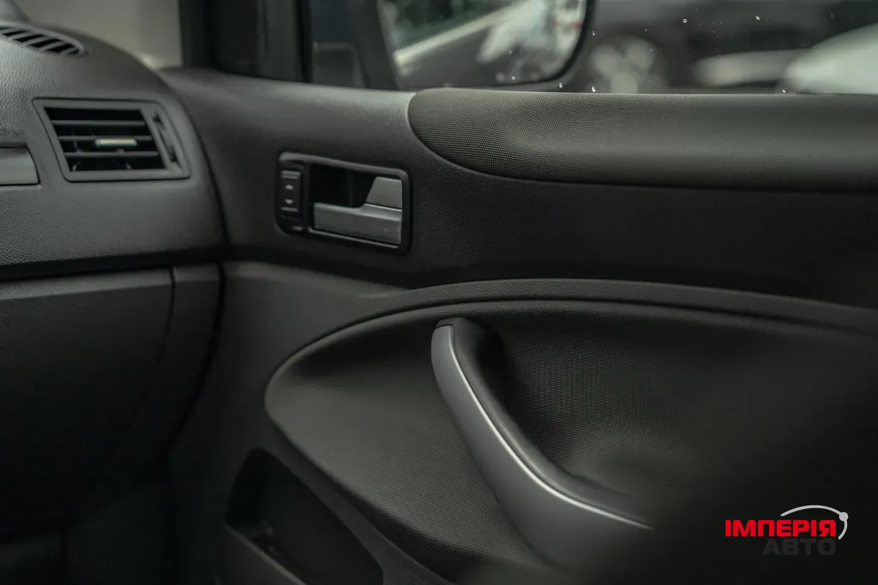 Ford Kuga - фото 32