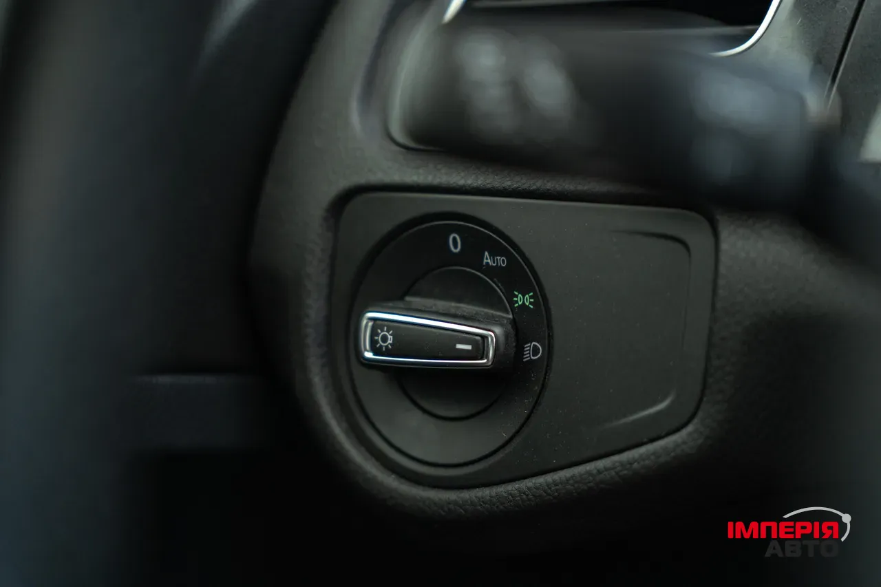 Volkswagen Golf - фото 27