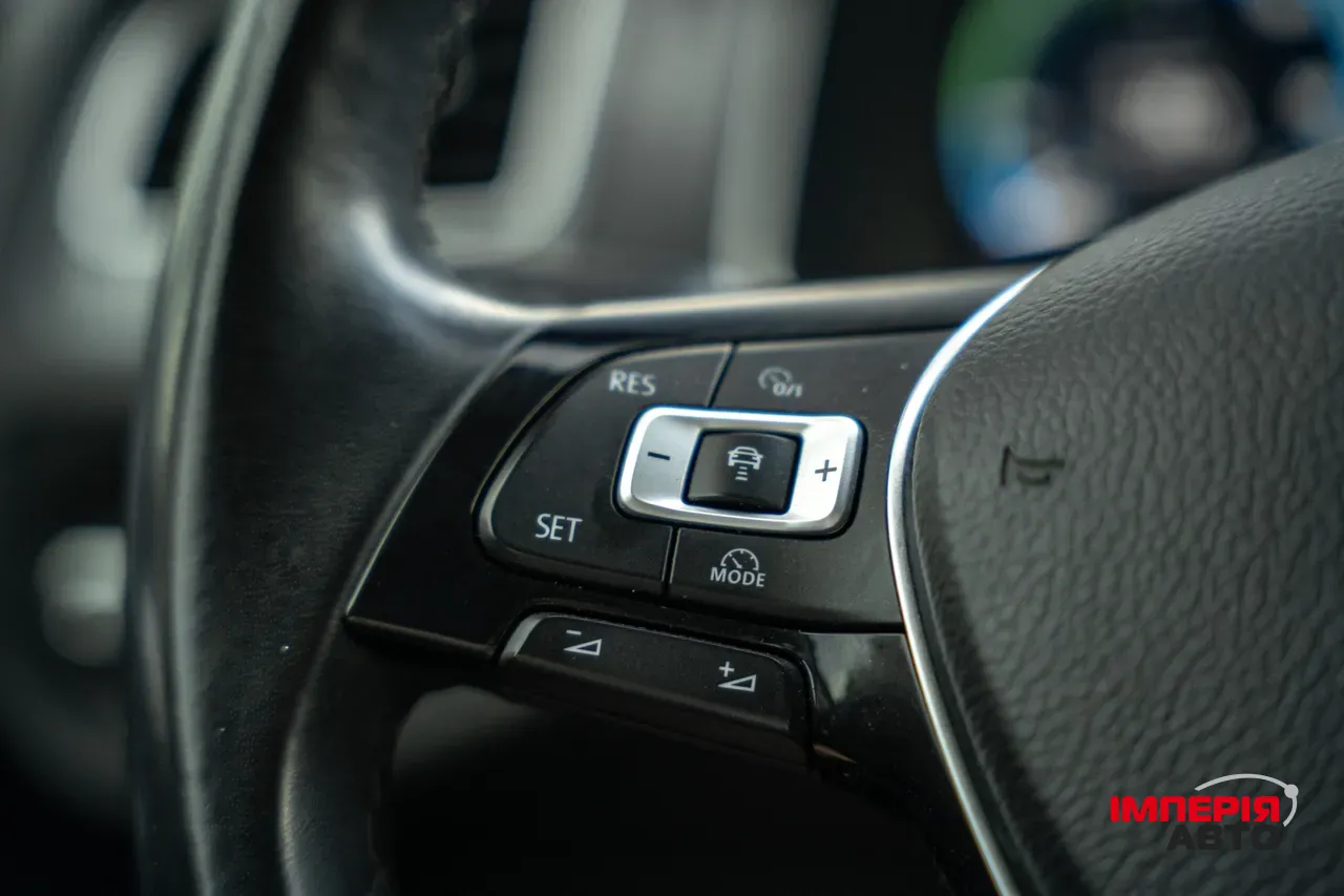 Volkswagen Golf - фото 33