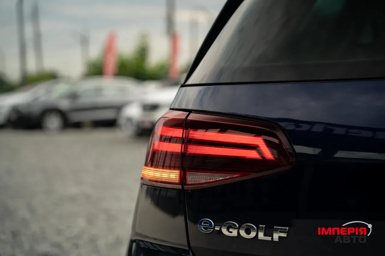 Volkswagen Golf - фото 10