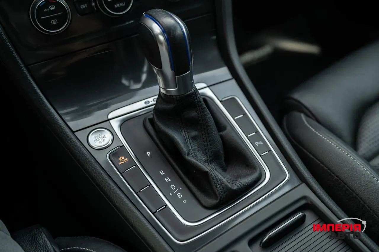 Volkswagen Golf - фото 38