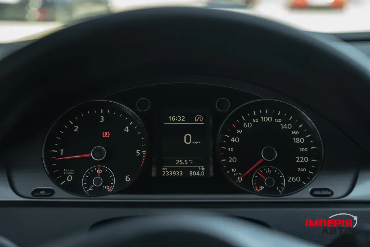 Volkswagen Passat - фото 17