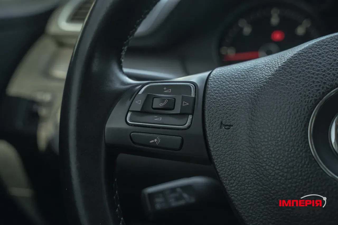 Volkswagen Passat - фото 18