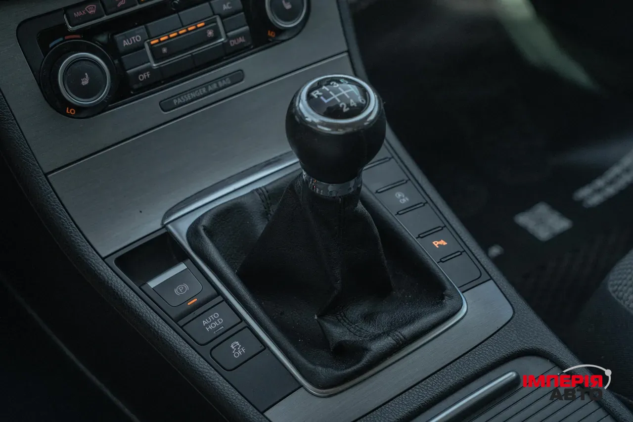 Volkswagen Passat - фото 23