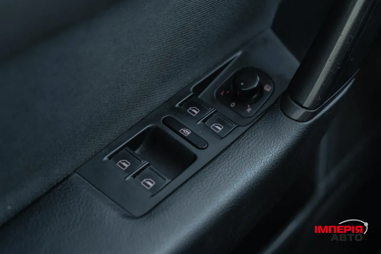 Volkswagen Passat - фото 12