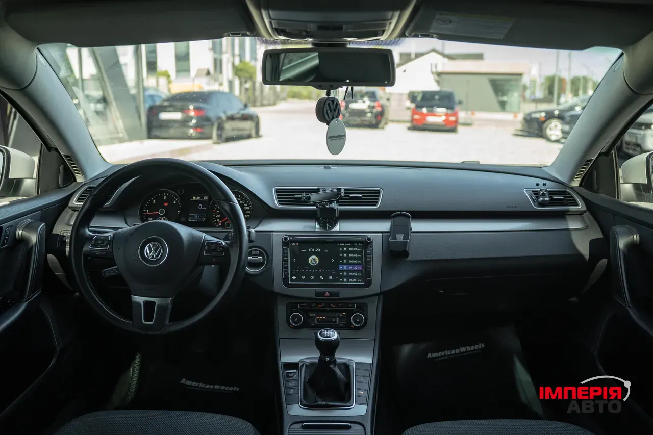 Volkswagen Passat - фото 15