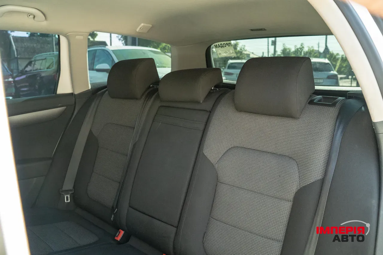 Volkswagen Passat - фото 27