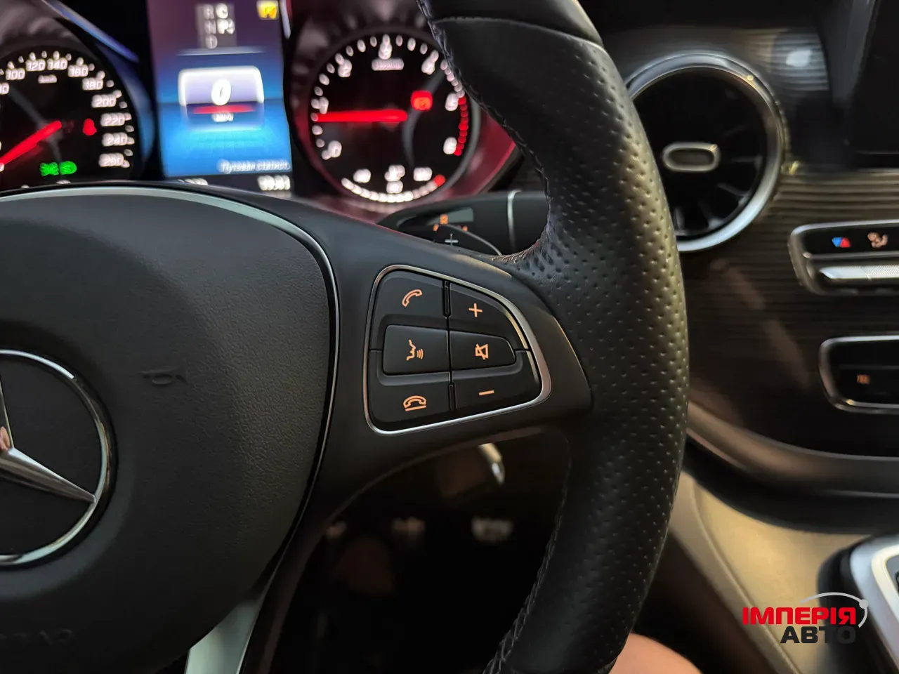 Mercedes-Benz V-Класс - фото 54