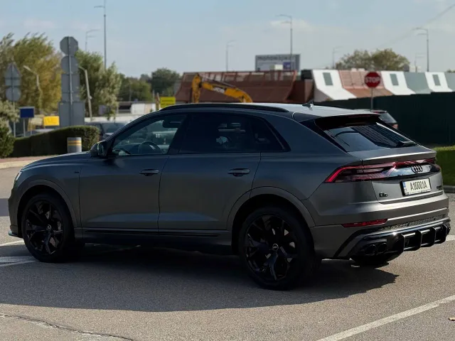 Audi Q8 - фото 5