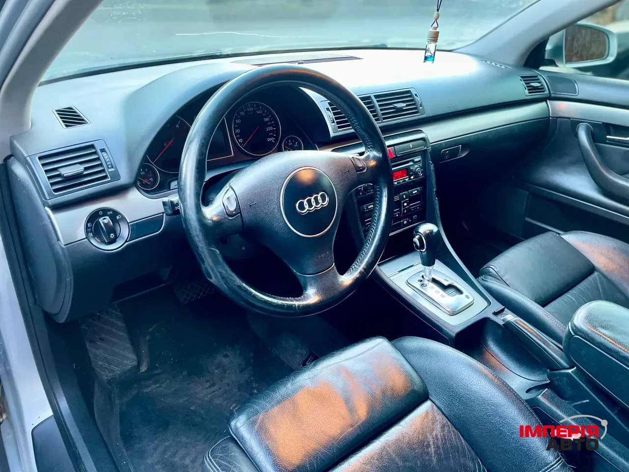 Audi A4 - фото 7