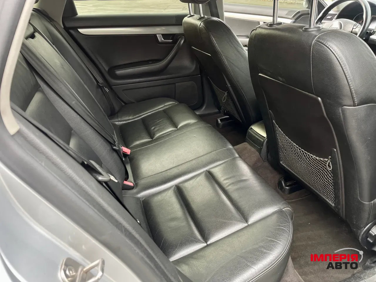 Audi A4 - фото 12