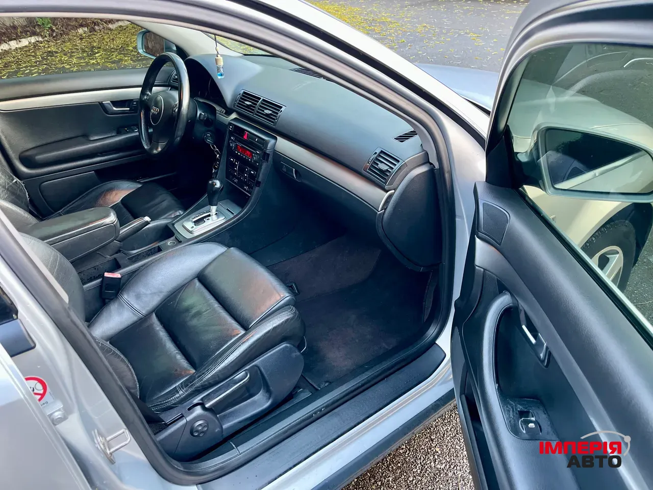 Audi A4 - фото 11