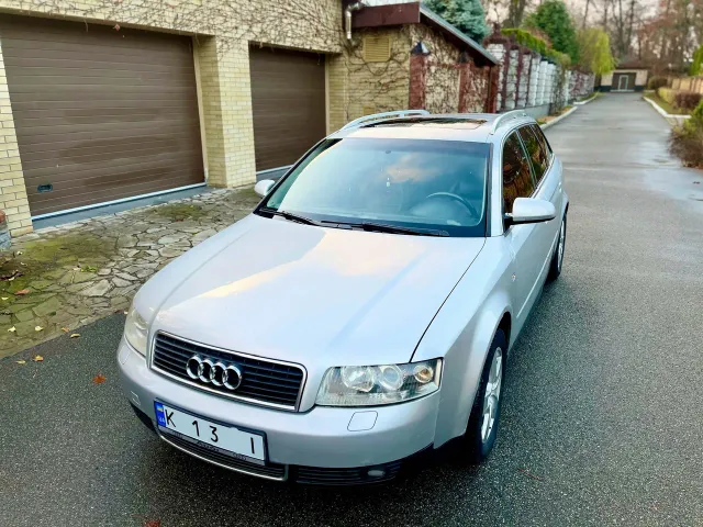 Audi A4 - фото 2