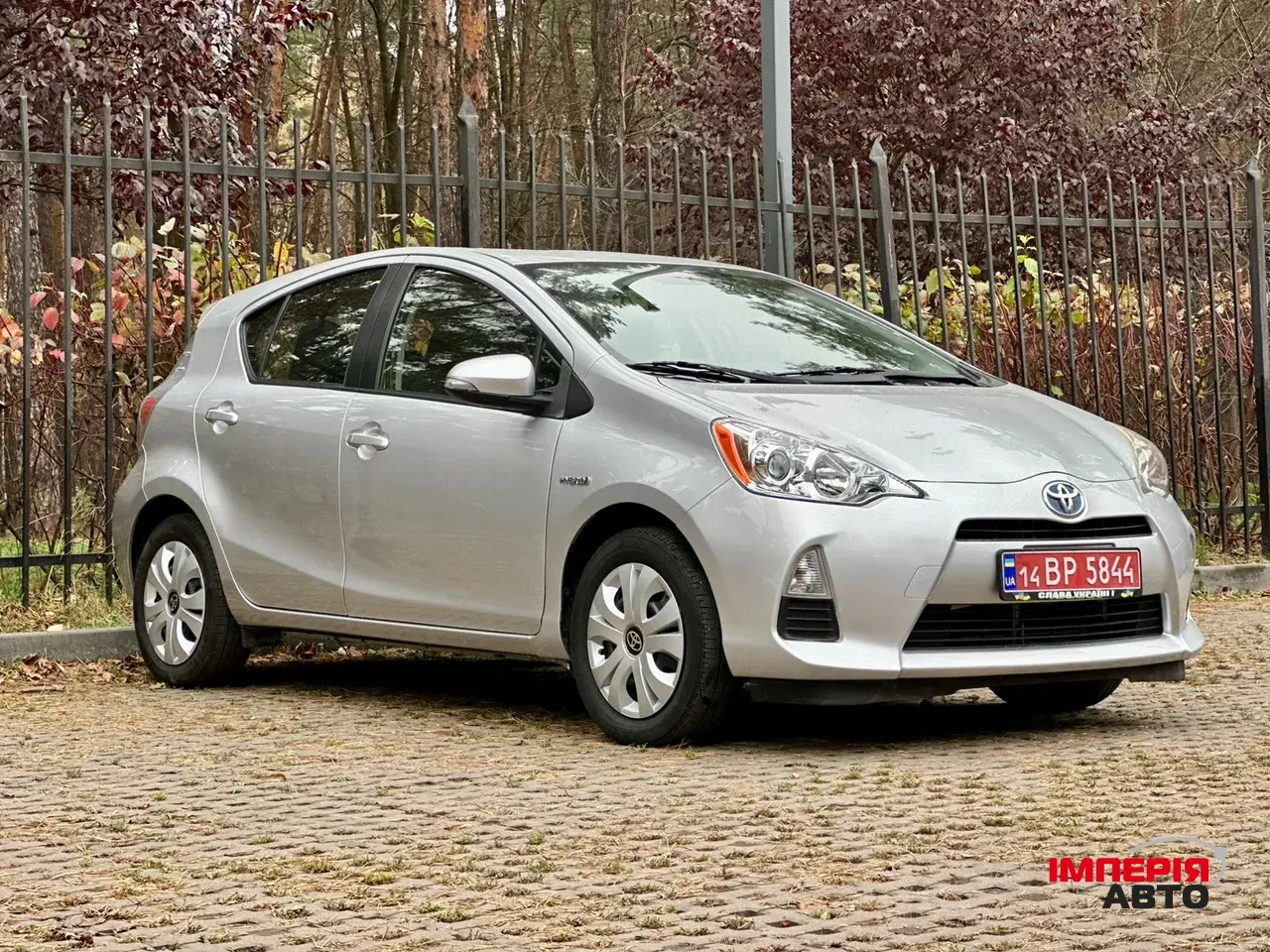 Toyota Prius c - фото 4