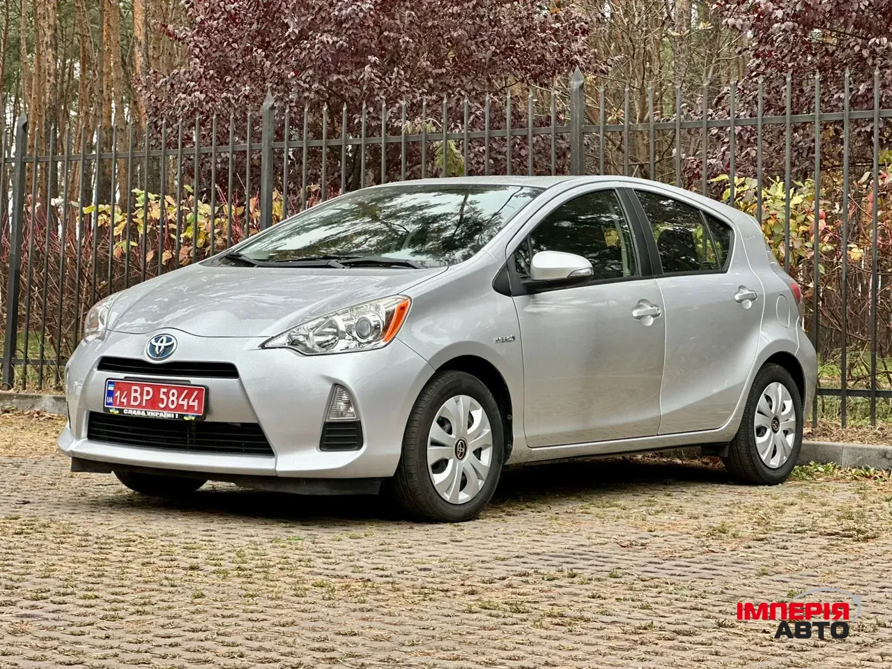 Toyota Prius c - фото 6
