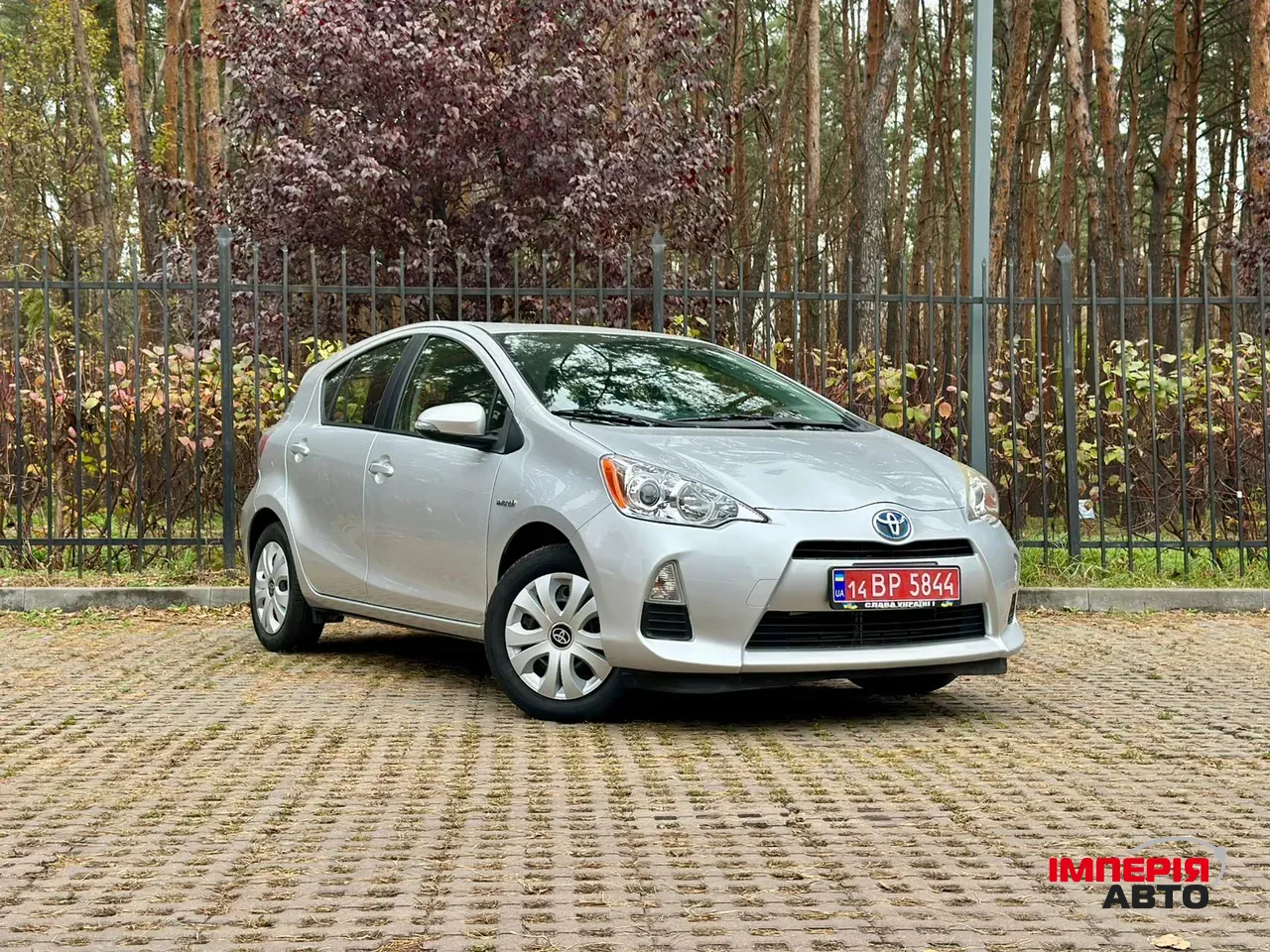 Toyota Prius c - фото 11