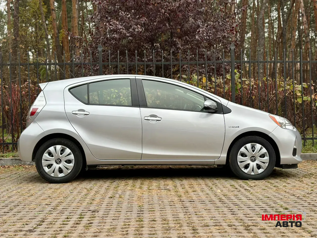 Toyota Prius c - фото 12