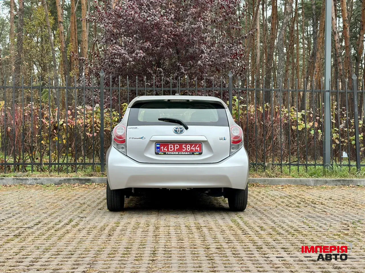 Toyota Prius c - фото 14