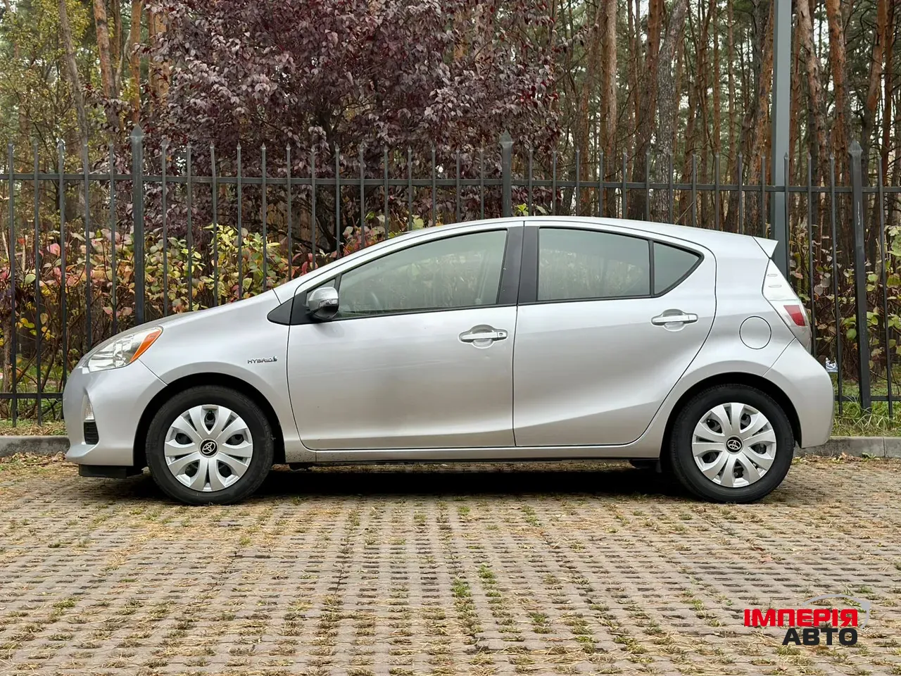 Toyota Prius c - фото 13