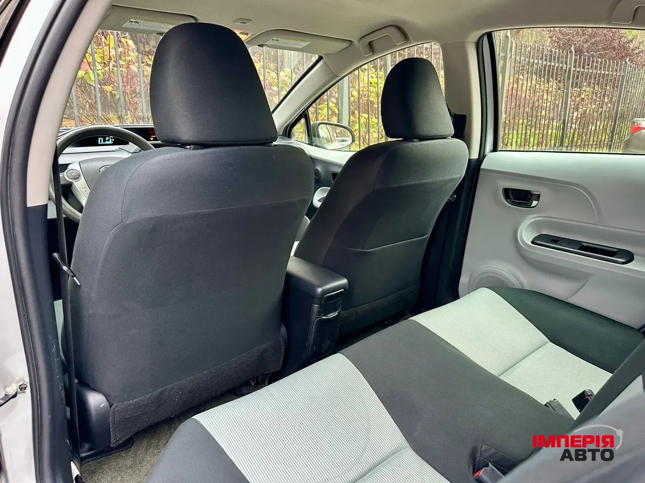 Toyota Prius c - фото 23