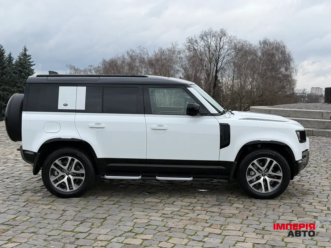 Land Rover Defender - фото 15