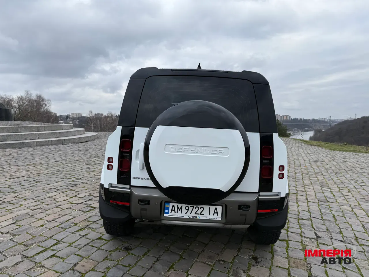 Land Rover Defender - фото 10