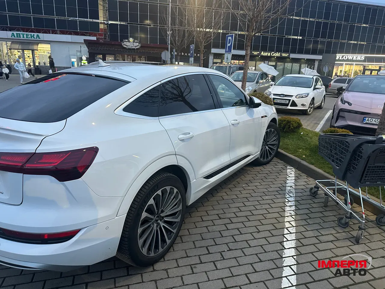 Audi e-tron S Sportback - фото 9