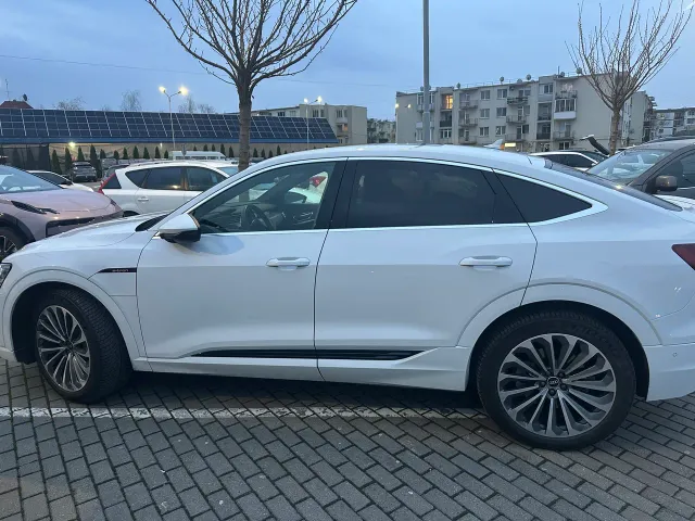 Audi e-tron S Sportback - фото 1