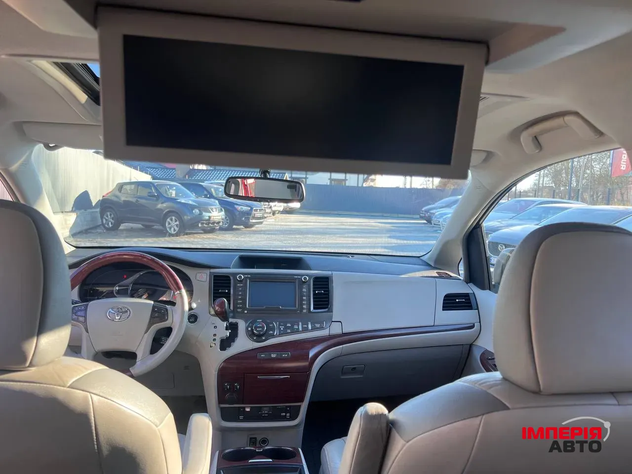 Toyota Sienna - фото 8